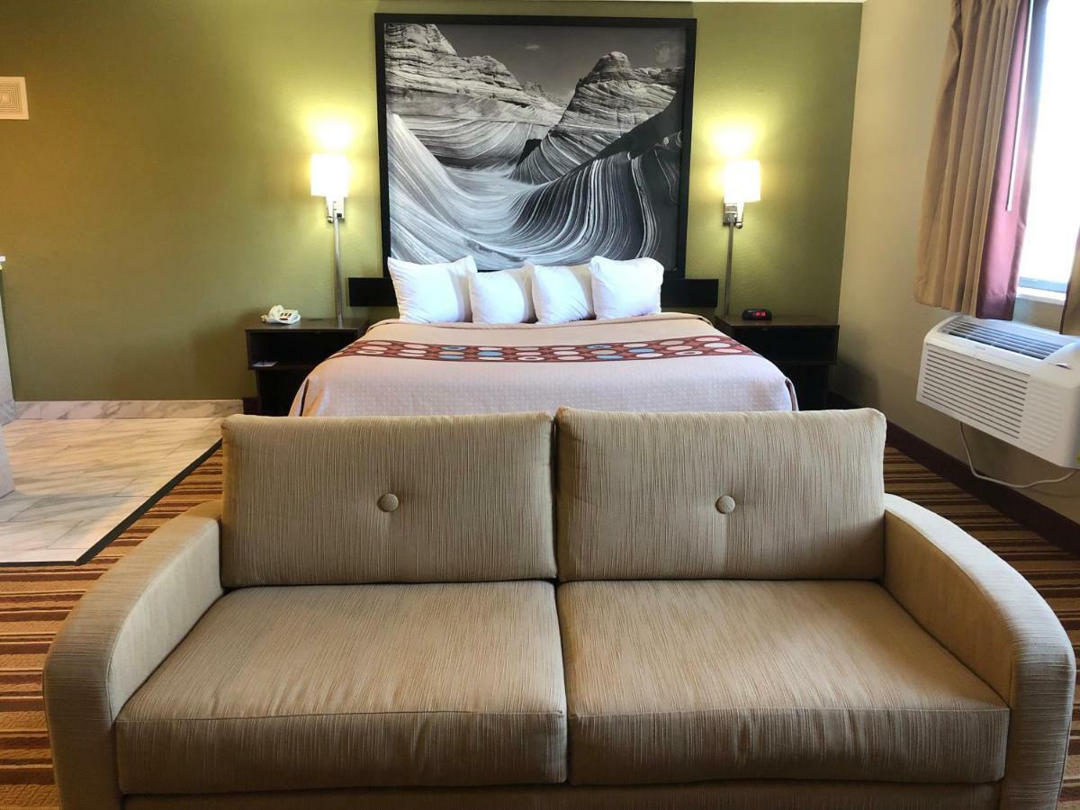 Super 8 By Wyndham S Jordan/sandy/slc Area Hotel South Jordan