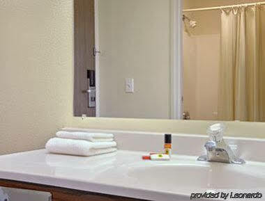 Super 8 By Wyndham S Jordan/sandy/slc Area Hotel